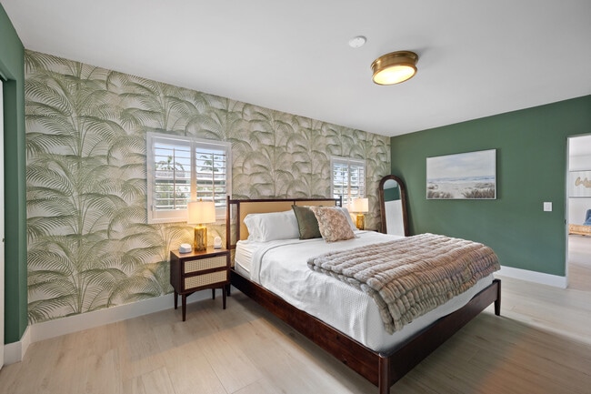 Photo - 1096 SW 27th Ave