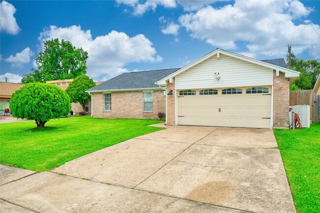 Photo - 1323 Oakengates Dr