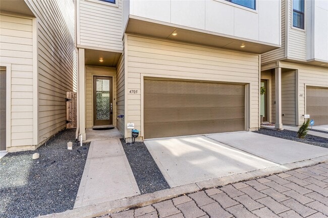 Photo - 4705 Thornton Grove