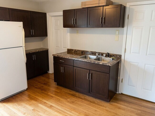 Photo - 353 Lawson Ave E Unidad Upper