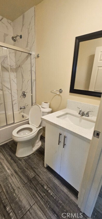 Photo - 439 W 71st St