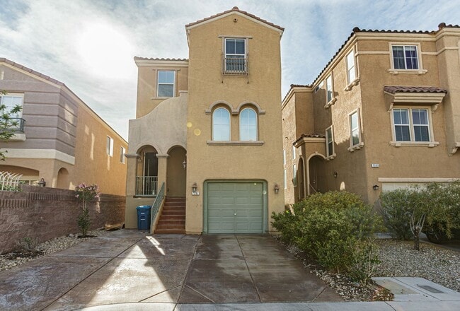 Building Photo - 3 story home