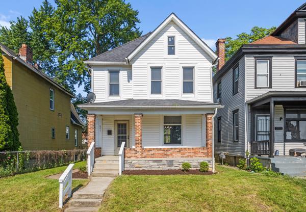 Photo - 571 Gilbert St