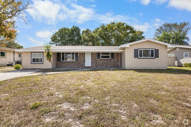 Building Photo - Beautifully renovated 4bdrm/2bath home wit...