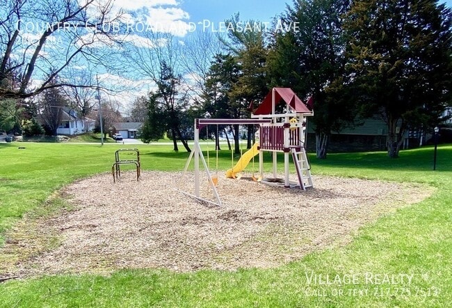 Photo - 619 Country Club Rd Unit F