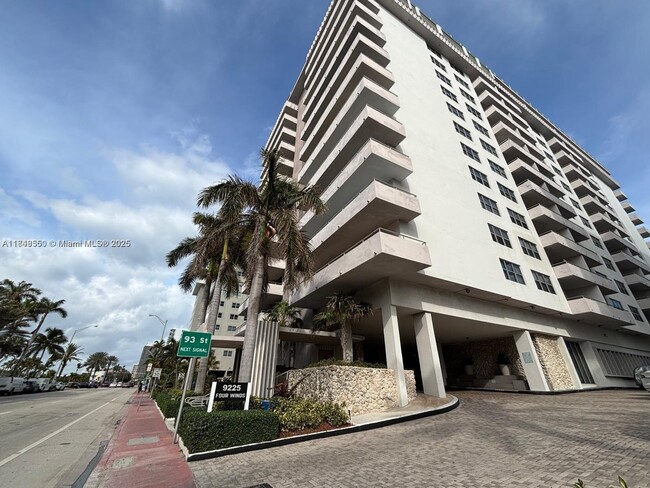 Building Photo - 9225 Collins Ave Unit 504 Rental