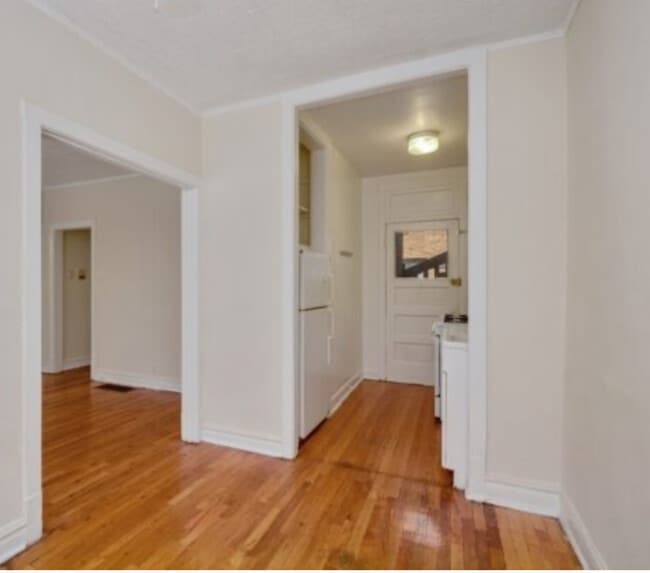 656 W Cornelia Ave Unit 8