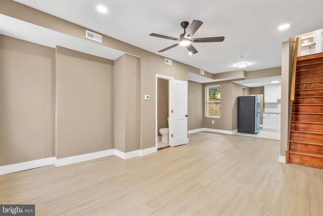 Building Photo - 2028 W Oxford St Rental