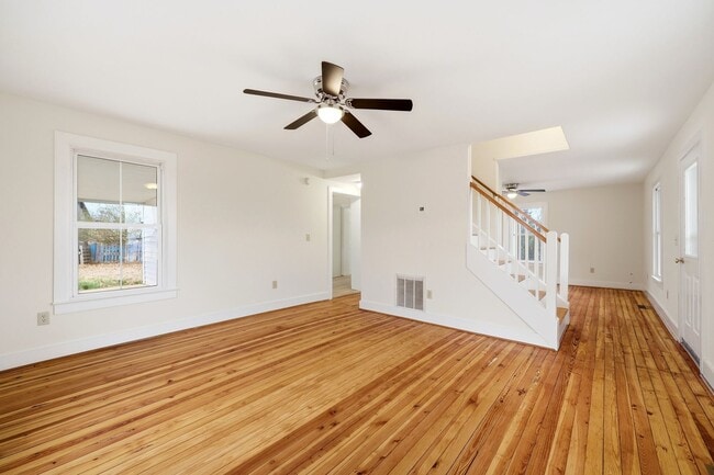 Photo - 1839 Spring Hill Rd