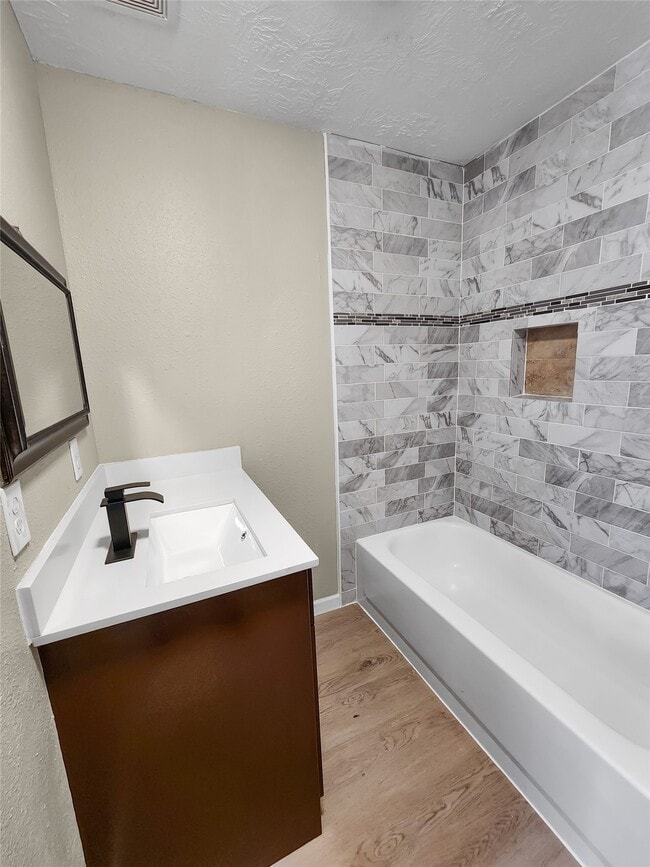 Photo - 137 County Rd 3431