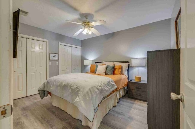 Photo - 5009 Emerald Dr