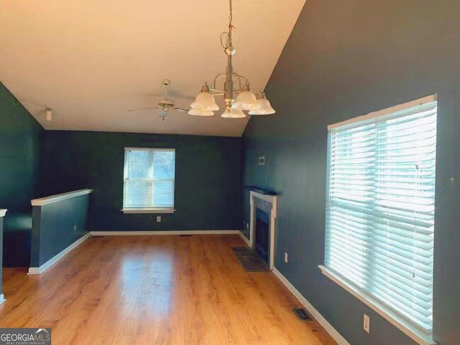 Photo - 1042 Kennesborough Rd NW