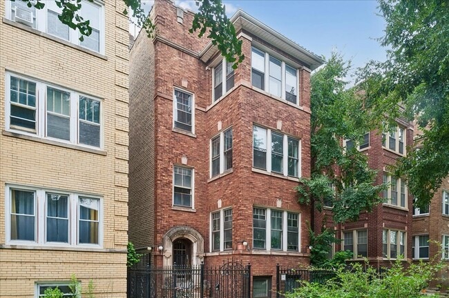 Building Photo - 5006 N Wolcott Ave Unit 2