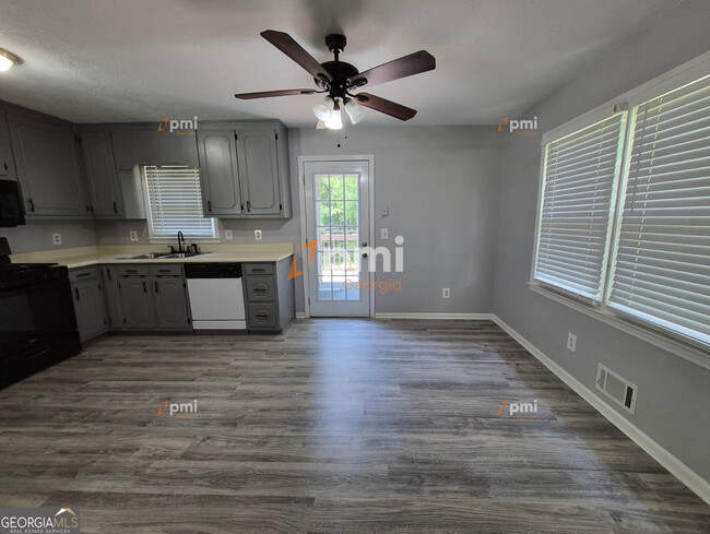 Photo - 235 Russell Dr