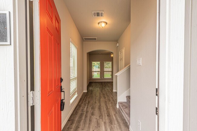 Photo - 165 Camelot Pl Ct