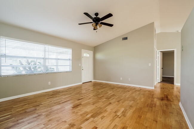 Photo - 28 SW 13th St