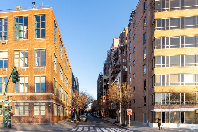 Photo - 366 W 11th St