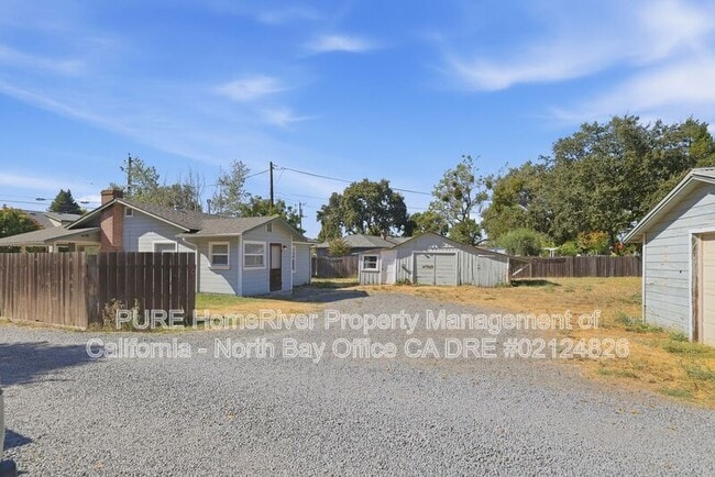 1230 Clover Dr
