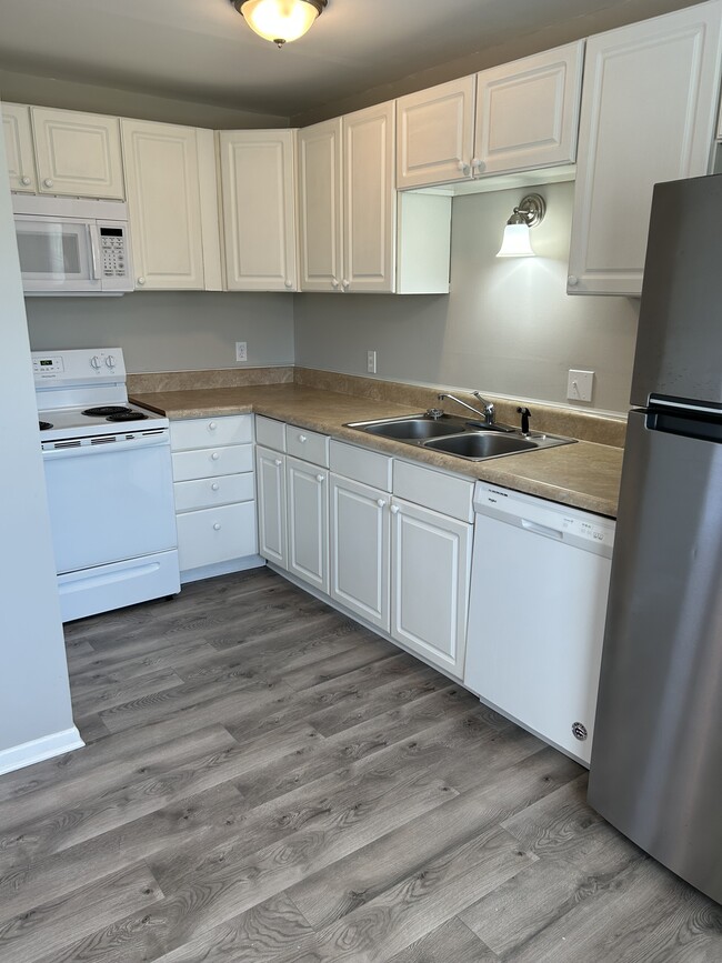 kitchen - 810 Lillard Rd Unit Lillard 810