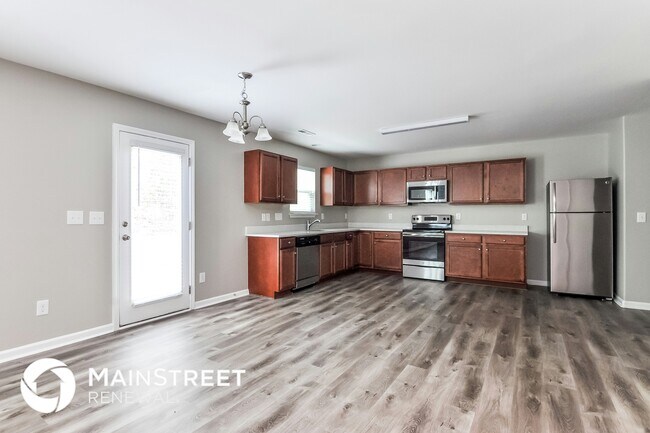 Photo - 817 Leatherstone Ln