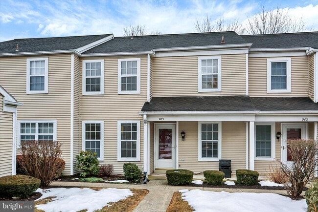 Photo - 903 Cambridge Ct