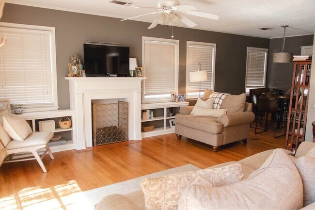 Photo - 407 Broad St