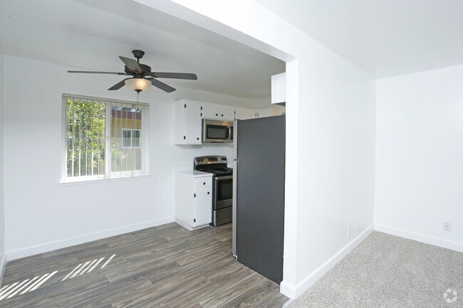 2x1 Dining Area