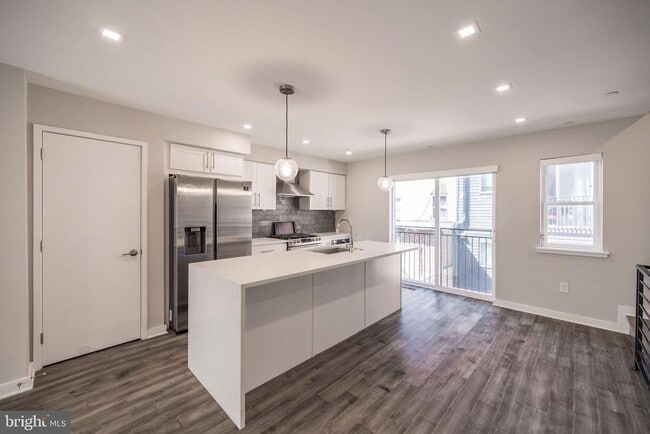 Photo - 1442 Hope St