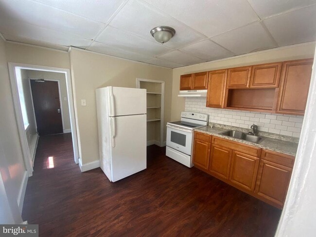 Photo - 432 N 64th St