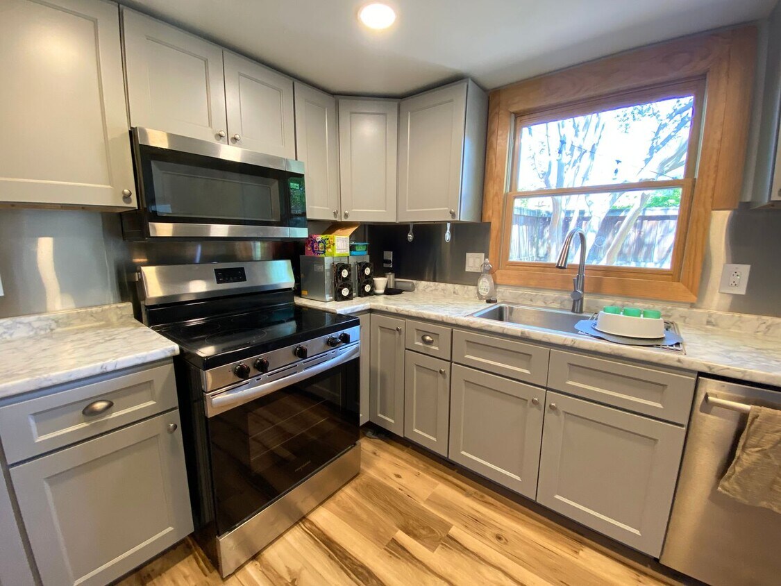 SUMMIT CHASE #15 | 2 BED 1.5 BATH FIVE POI... - SUMMIT CHASE #15 | 2 BED 1.5 BATH FIVE POI...