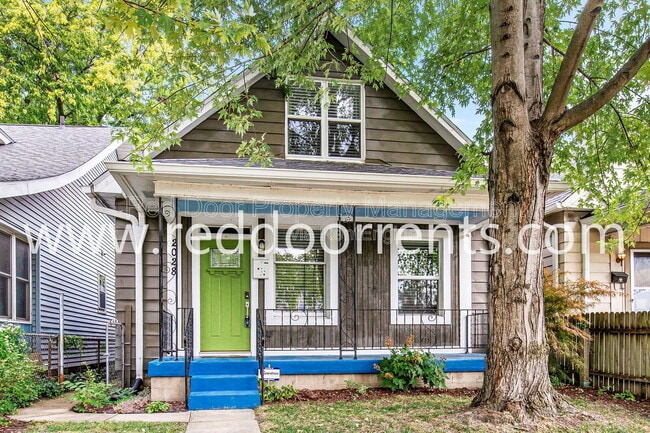 Photo - 2028 Hoyt Ave