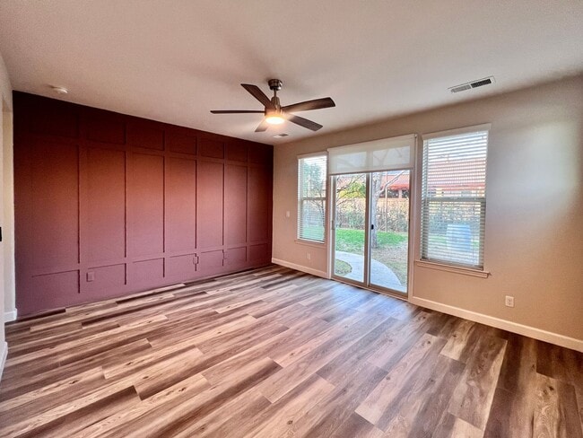 Photo - $2,895 Barstow & De Wolf, 4 Bedroom House - Dennis Ave. Clovis / Energy Efficient Smart Home