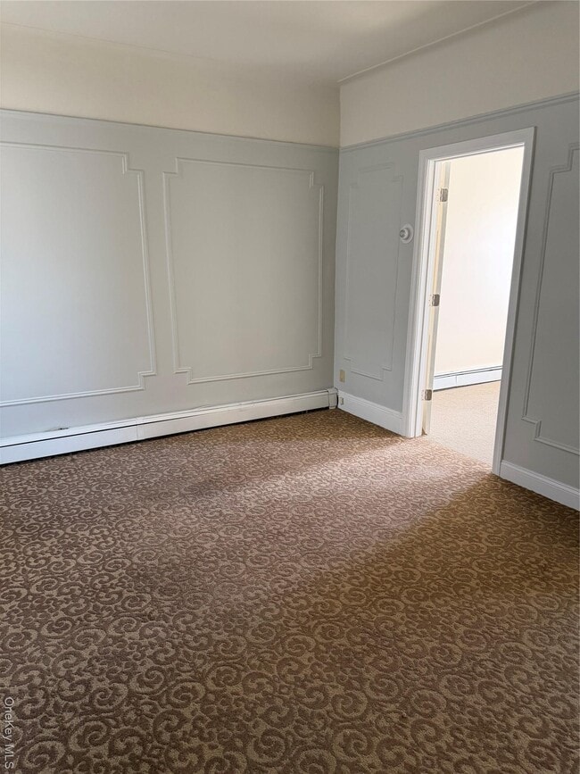 Photo - 322 Jericho Tpke