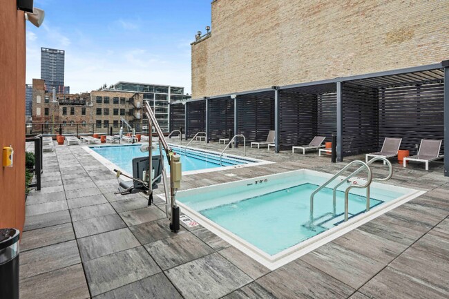 Photo - 1138 W Randolph St Unit 1304