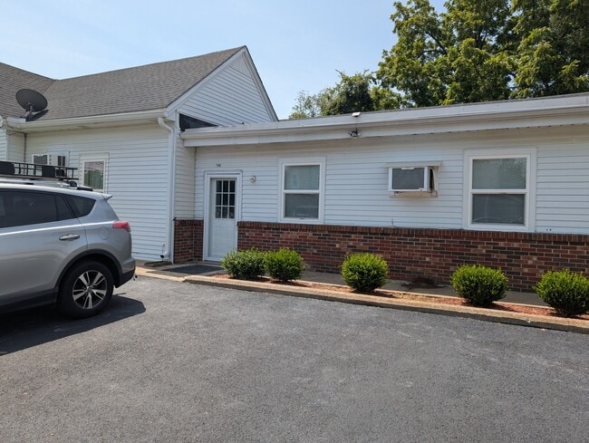Building Photo - 400 W Cedar St Unit # 2