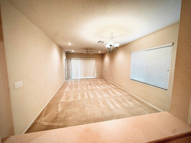 Photo - 2529 Nashira St