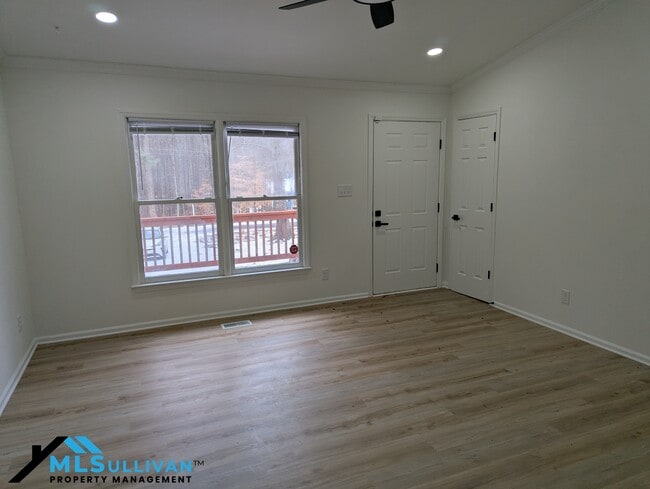 Photo - 5802 Lillie Dr