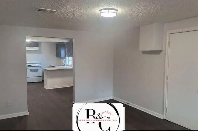 2605 W 34th Ave