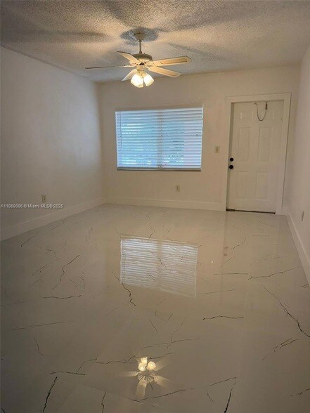 Photo - 3401 SW 9th Terrace Unidad 1B