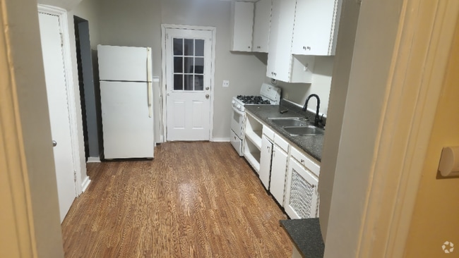 Building Photo - 246 Bleecker St Rental