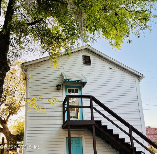 Building Photo - 3568 Riverside Ave Unit C