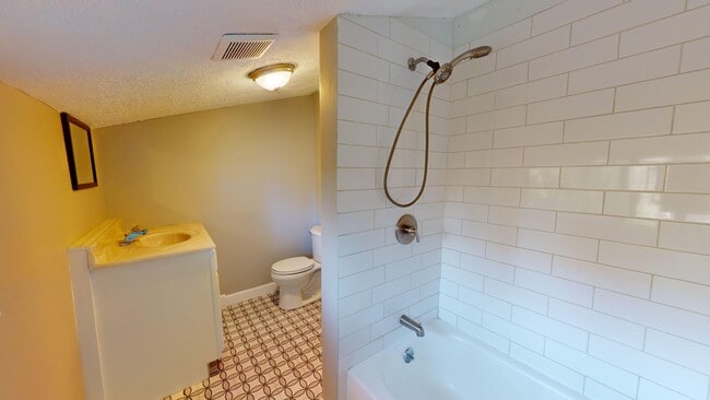 Photo - 3063 W 47th St