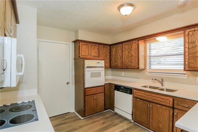 Photo - 3920 Green Hills Ct