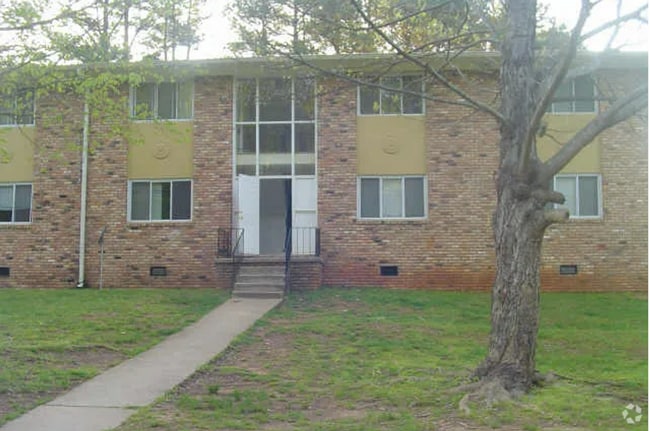 Building Photo - Two Bed One Bath Condo