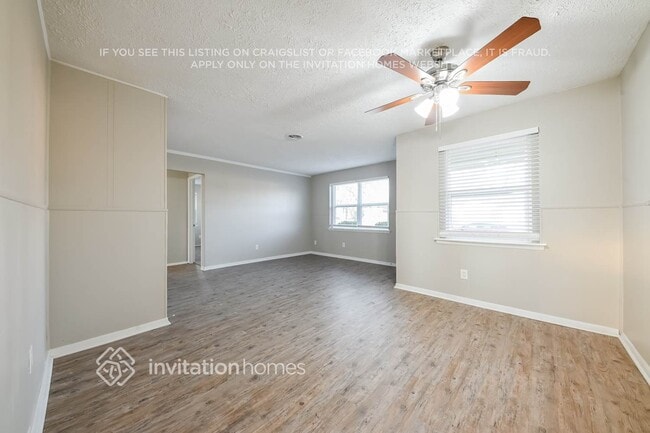 Photo - 3004 Albany Dr House