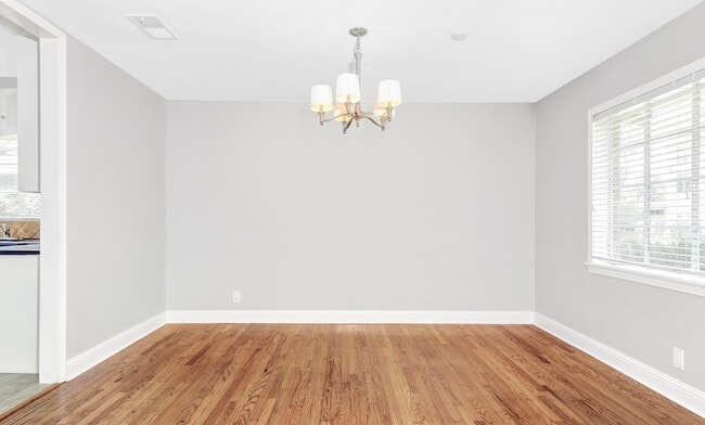 Photo - 2327 Dorrington St