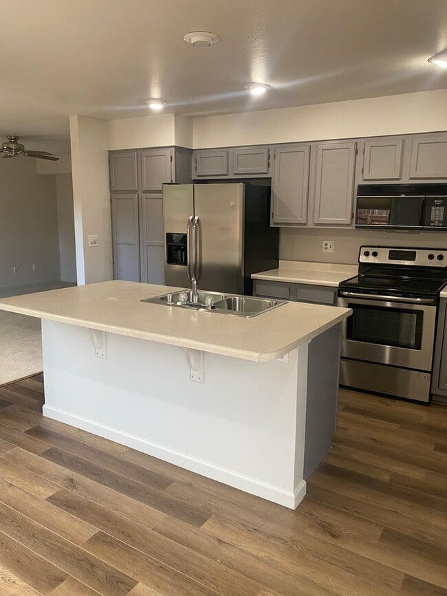 Photo - Awesome home on Hubbell for rent!