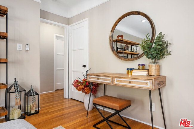 Photo - 1332 Ocean Park Blvd Unidad D