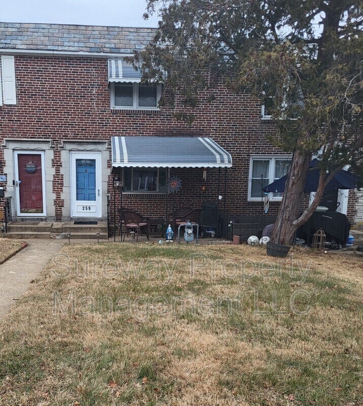 Photo - 259 W Wyncliffe Ave