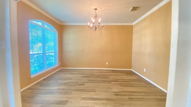 Photo - 2503 Westerlake Dr
